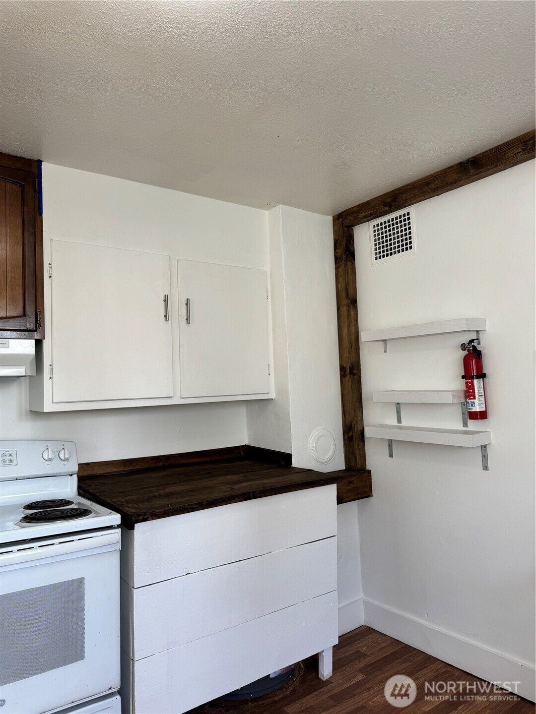 61 N Kean Street Republic WA 99166