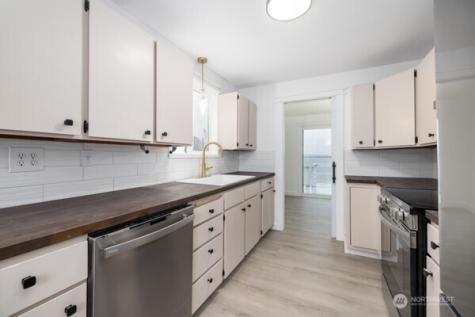 11586 Scott Road Bow WA 98232