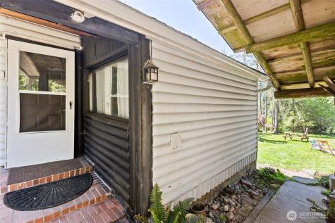 2252 Black Diamond Road Port Angeles WA 98363