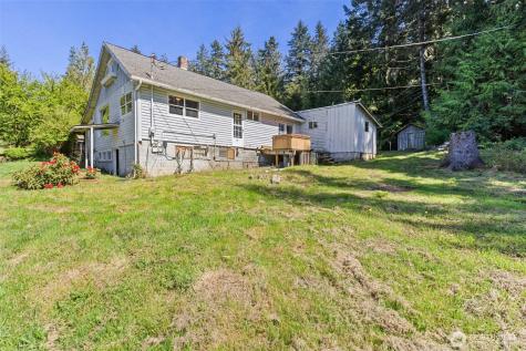 2252 Black Diamond Road Port Angeles WA 98363