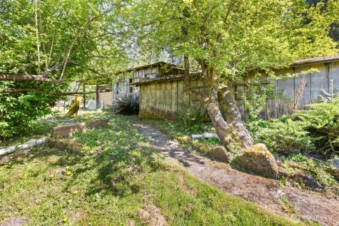 2252 Black Diamond Road Port Angeles WA 98363