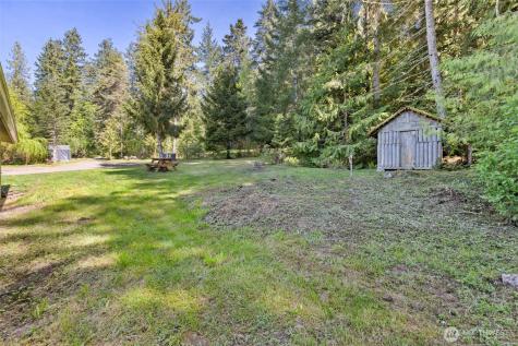 2252 Black Diamond Road Port Angeles WA 98363