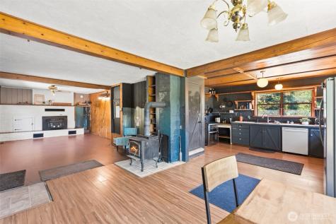 2252 Black Diamond Road Port Angeles WA 98363