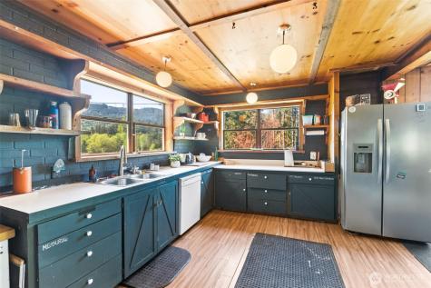 2252 Black Diamond Road Port Angeles WA 98363