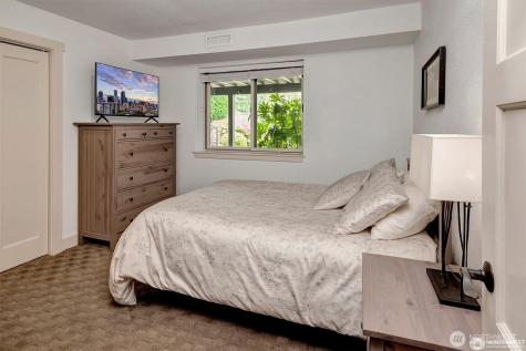 5829 112th Place NE Kirkland WA 98033