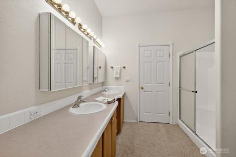 584 Canyon Drive East Wenatchee WA 98802