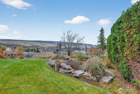 584 Canyon Drive East Wenatchee WA 98802