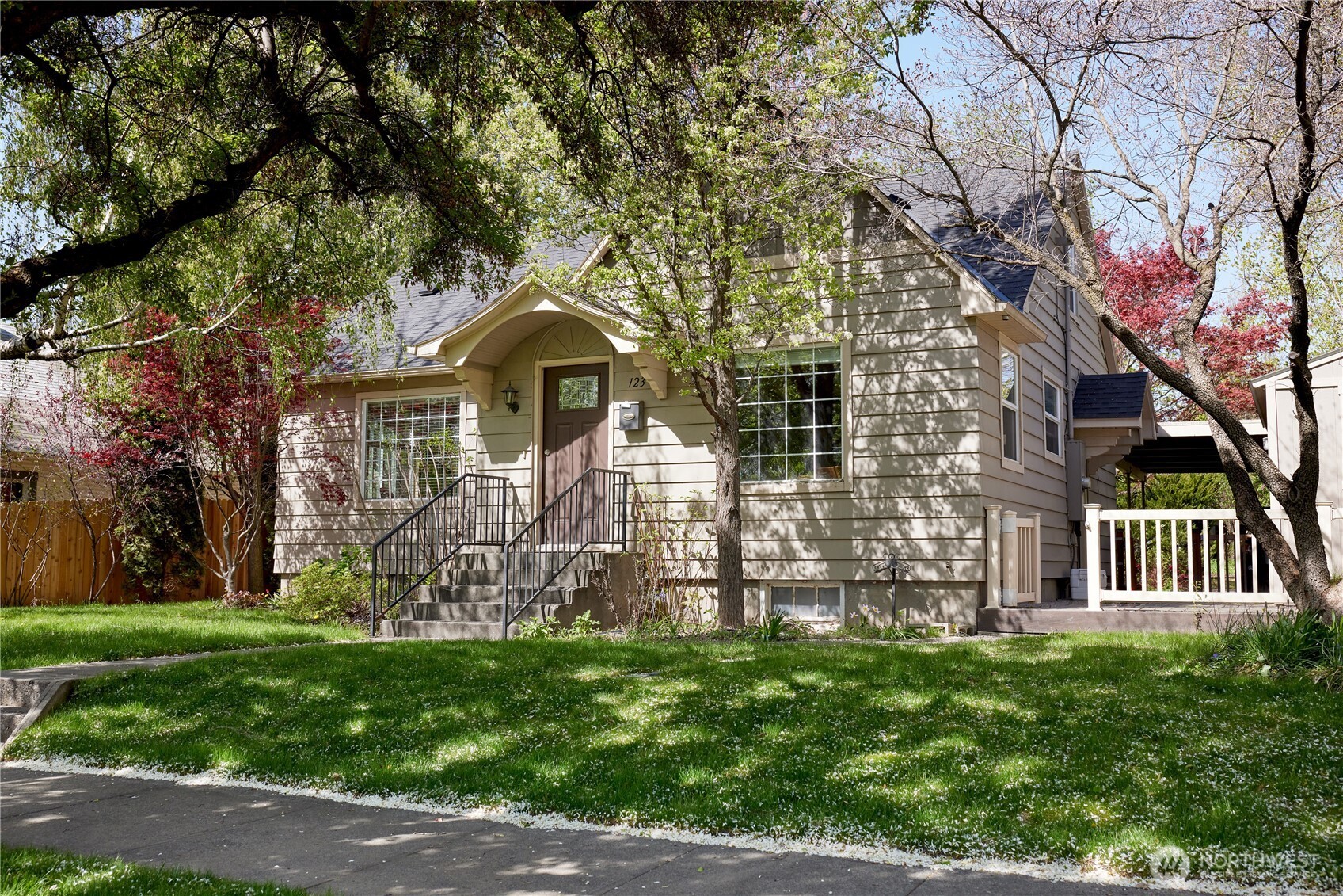 123 E Maple Street Walla Walla WA 99362