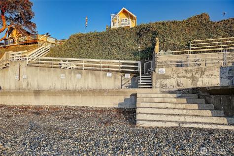 211 N Sunset Camano Island WA 98282