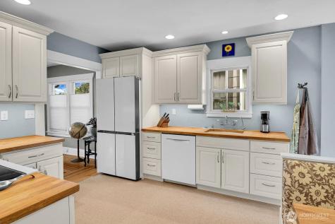 5008 39th Avenue S Seattle WA 98118