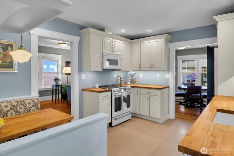 5008 39th Avenue S Seattle WA 98118