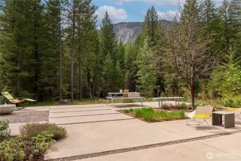 589 Lost River Road Mazama WA 98833