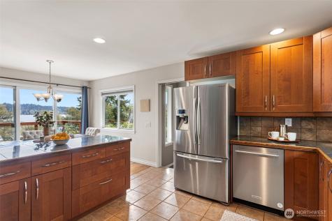 11210 Lakeside Avenue NE Seattle WA 98125