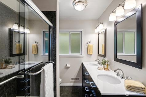 11210 Lakeside Avenue NE Seattle WA 98125