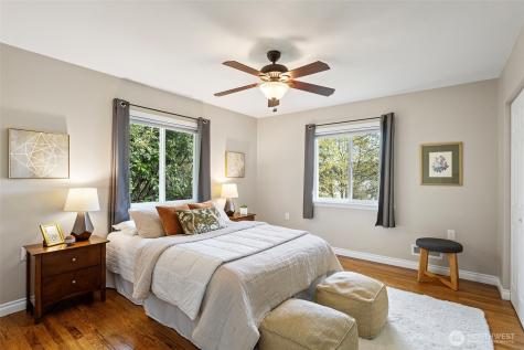 11210 Lakeside Avenue NE Seattle WA 98125