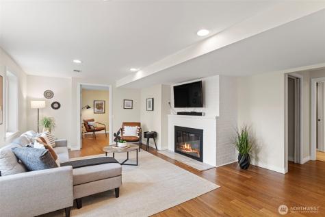 11210 Lakeside Avenue NE Seattle WA 98125