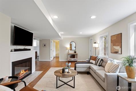 11210 Lakeside Avenue NE Seattle WA 98125