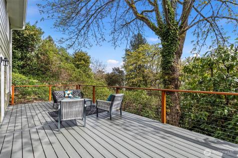 11210 Lakeside Avenue NE Seattle WA 98125