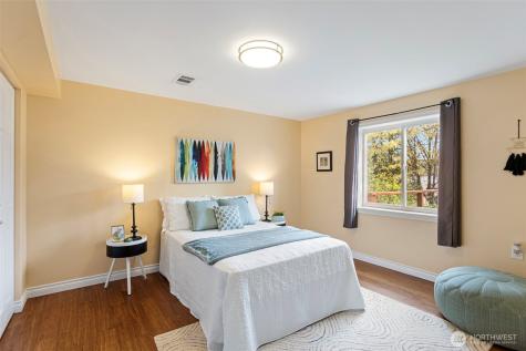 11210 Lakeside Avenue NE Seattle WA 98125