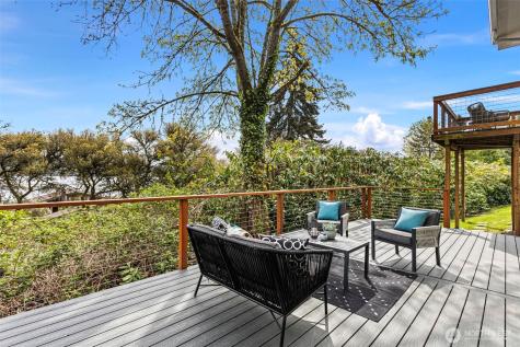 11210 Lakeside Avenue NE Seattle WA 98125