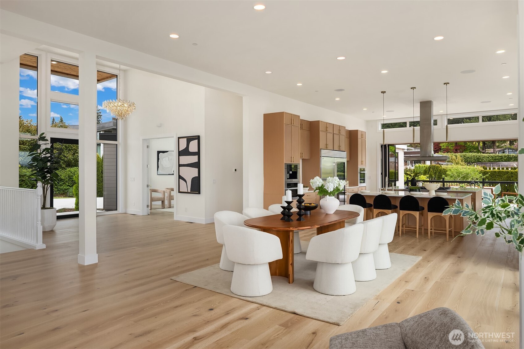 1810 91st Place NE Clyde Hill WA 98004