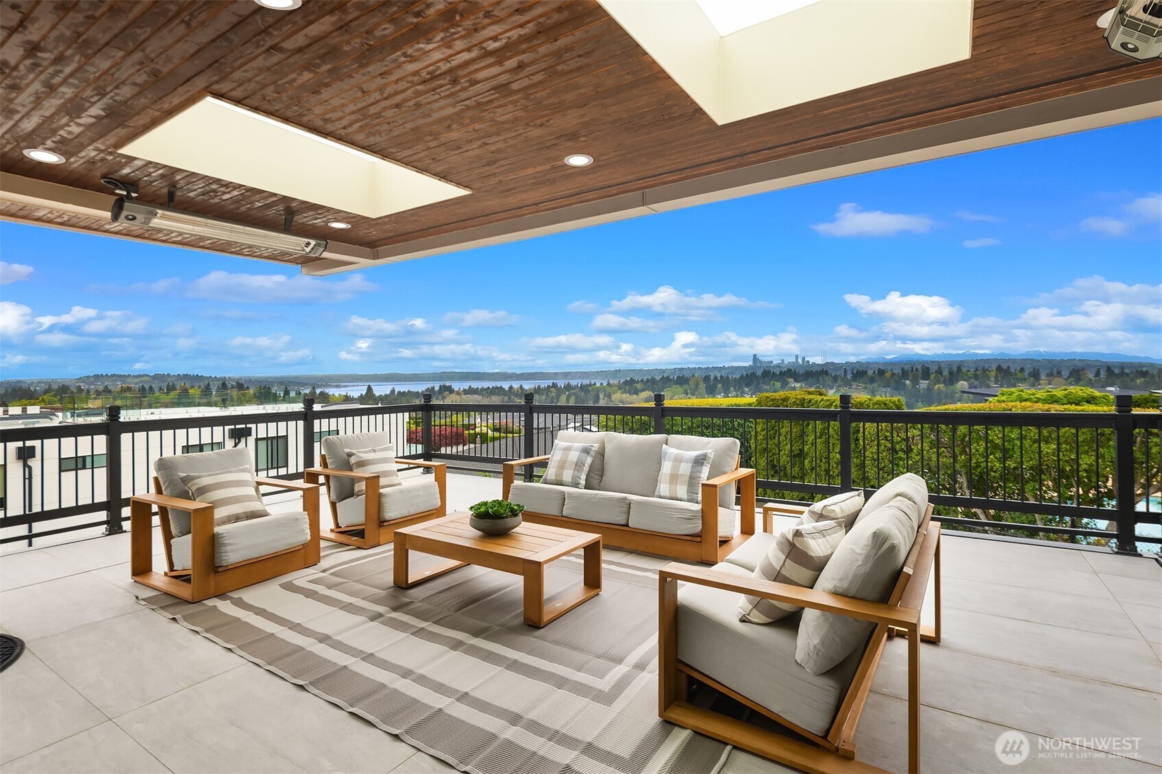 1810 91st Place NE Clyde Hill WA 98004