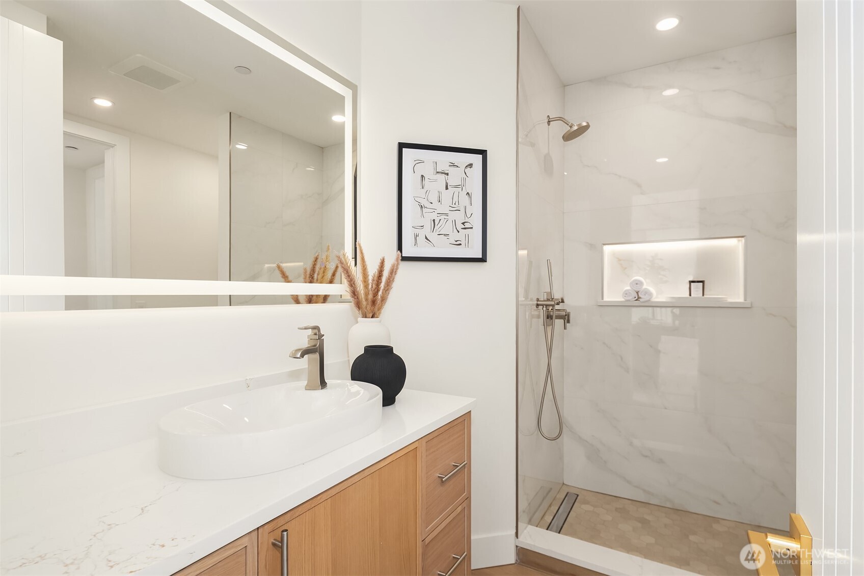 1810 91st Place NE Clyde Hill WA 98004