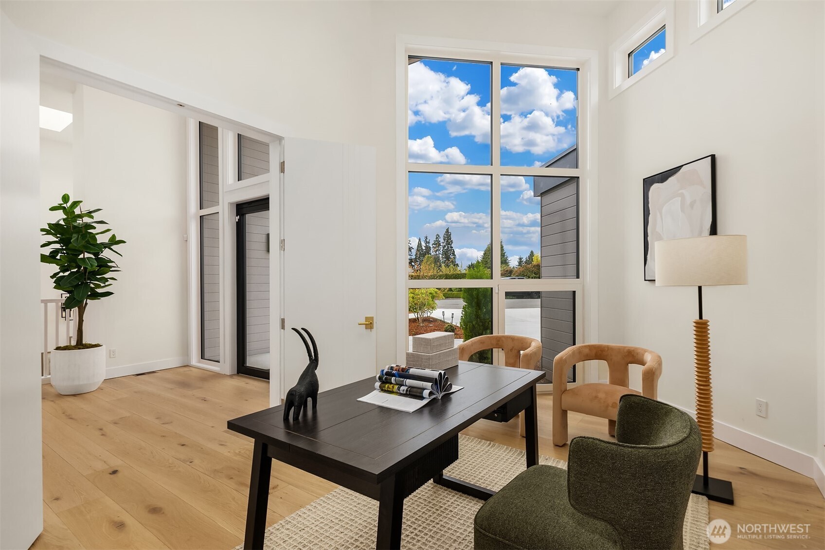 1810 91st Place NE Clyde Hill WA 98004