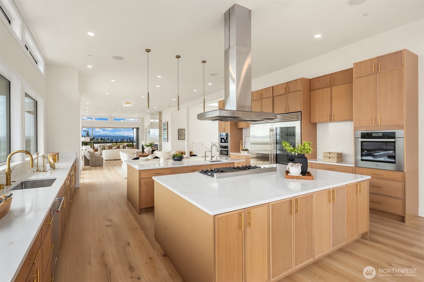 1810 91st Place NE Clyde Hill WA 98004