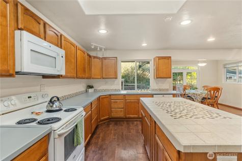 804 Scoter Court SE Ocean Shores WA 98569
