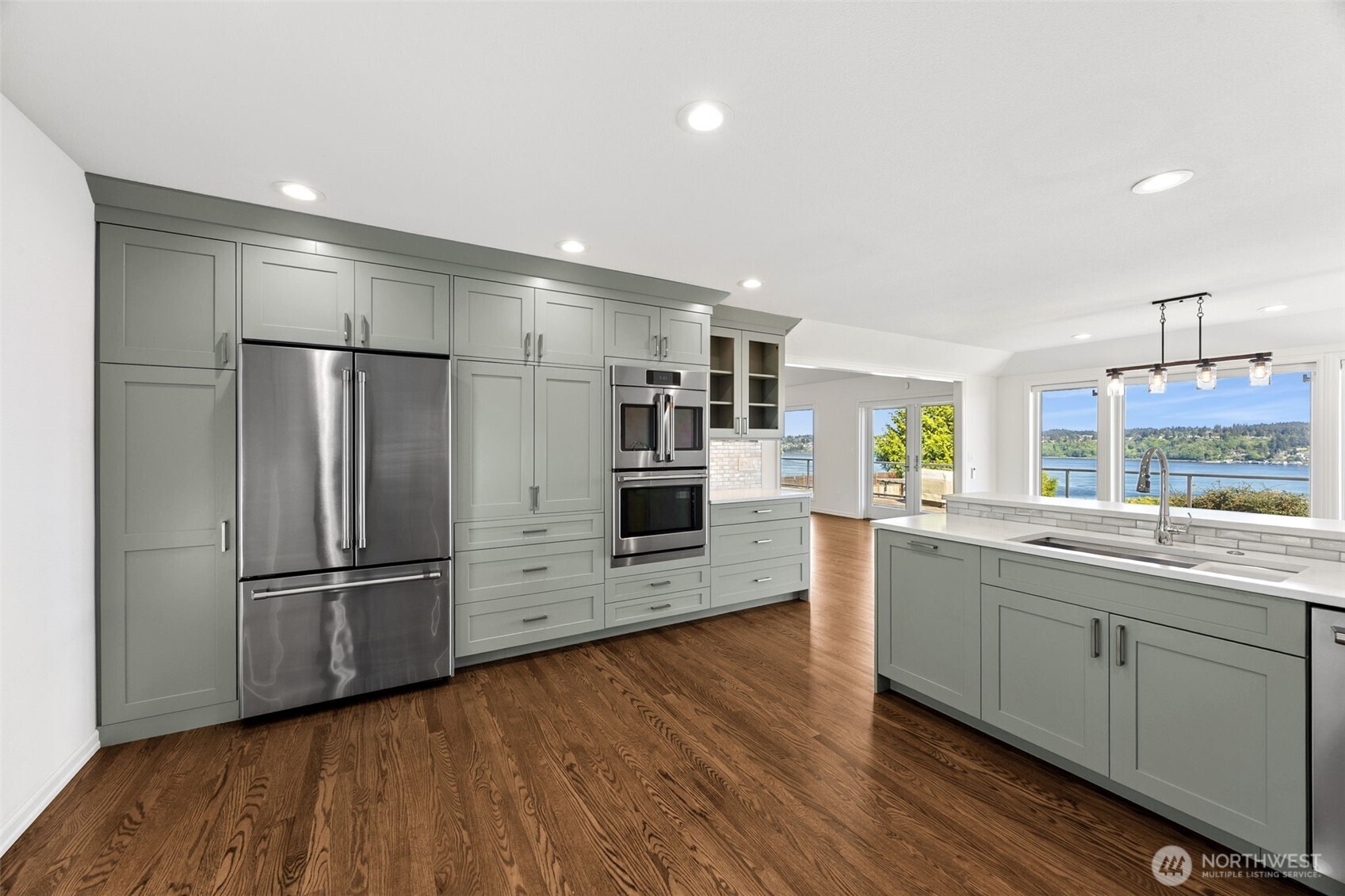 1529 13th Court Fox Island WA 98333
