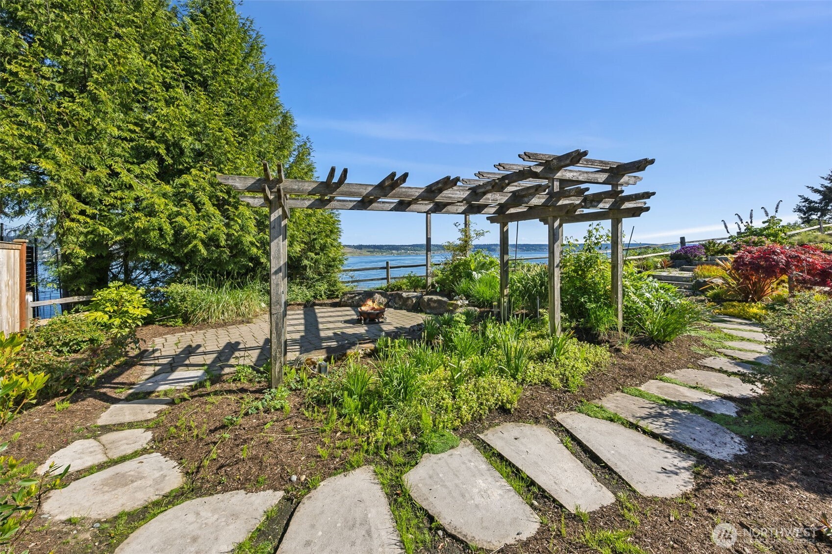 1529 13th Court Fox Island WA 98333