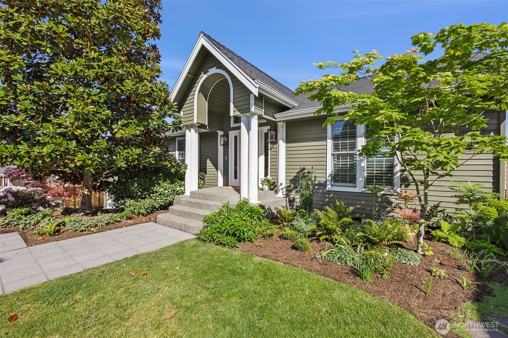 1529 13th Court Fox Island WA 98333
