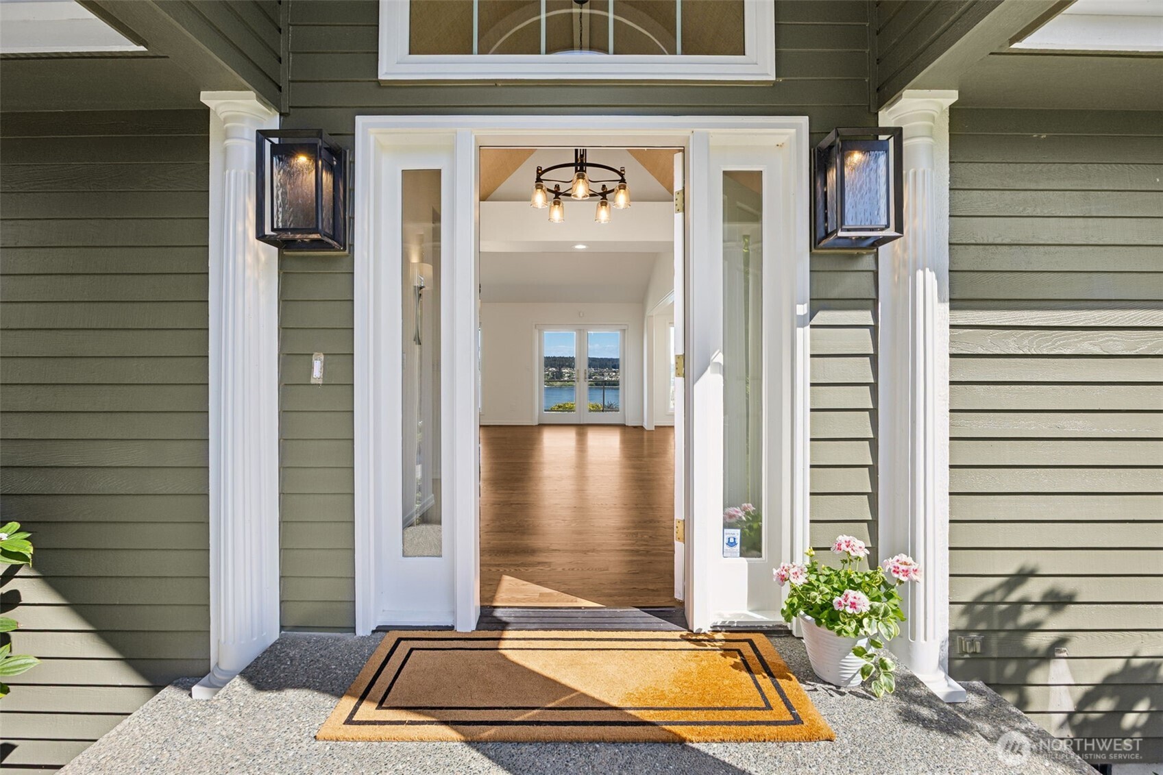 1529 13th Court Fox Island WA 98333
