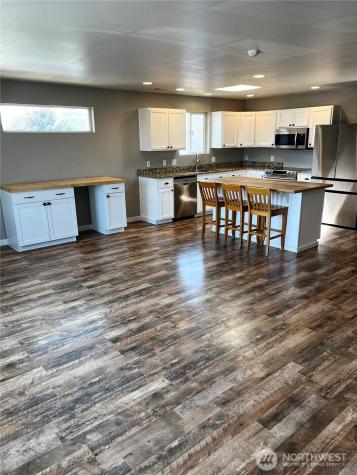 1042 S Lakeland Drive Moses Lake WA 98837