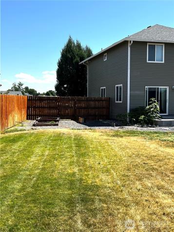 1042 S Lakeland Drive Moses Lake WA 98837