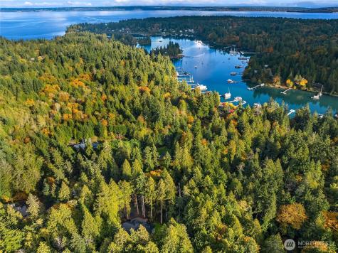 7535 NE West Port Madison Road Bainbridge Island WA 98110