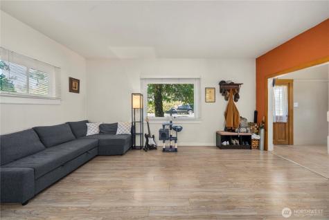 806 120th Street S Tacoma WA 98444