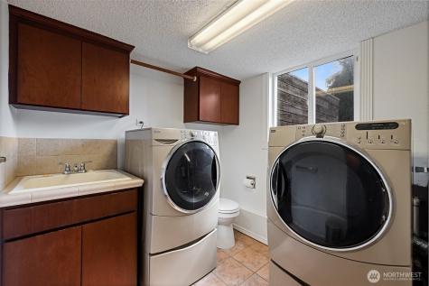 2003 SW 304th Street Federal Way WA 98023