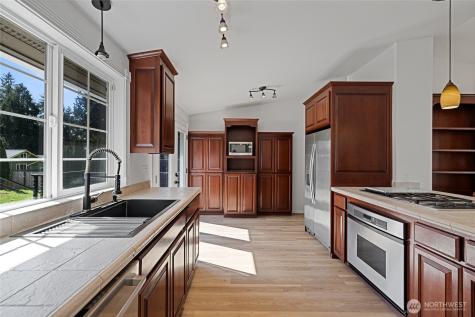 2003 SW 304th Street Federal Way WA 98023