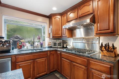 4957 Lakeview Place SE Port Orchard WA 98367