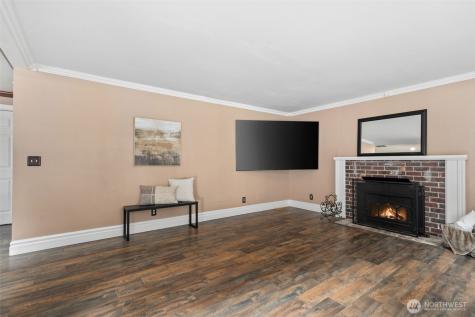 4957 Lakeview Place SE Port Orchard WA 98367