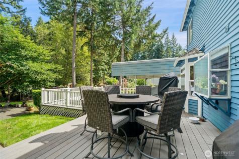 4957 Lakeview Place SE Port Orchard WA 98367