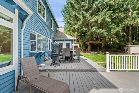 4957 Lakeview Place SE Port Orchard WA 98367