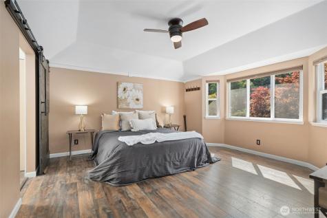 4957 Lakeview Place SE Port Orchard WA 98367