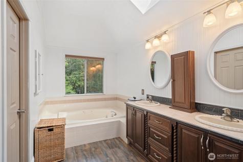 4957 Lakeview Place SE Port Orchard WA 98367