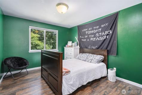 4957 Lakeview Place SE Port Orchard WA 98367
