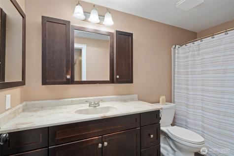 4957 Lakeview Place SE Port Orchard WA 98367