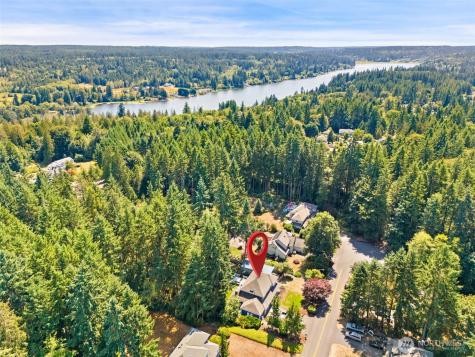 4957 Lakeview Place SE Port Orchard WA 98367