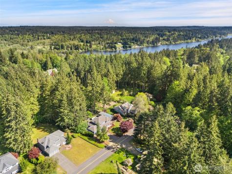 4957 Lakeview Place SE Port Orchard WA 98367